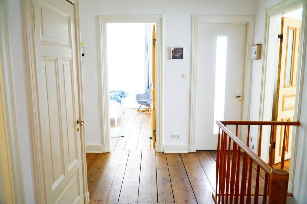Großzügige 185m2-altbauwohnung In Bestlage 7zimmer-2bäder-2küchen-2wcs *