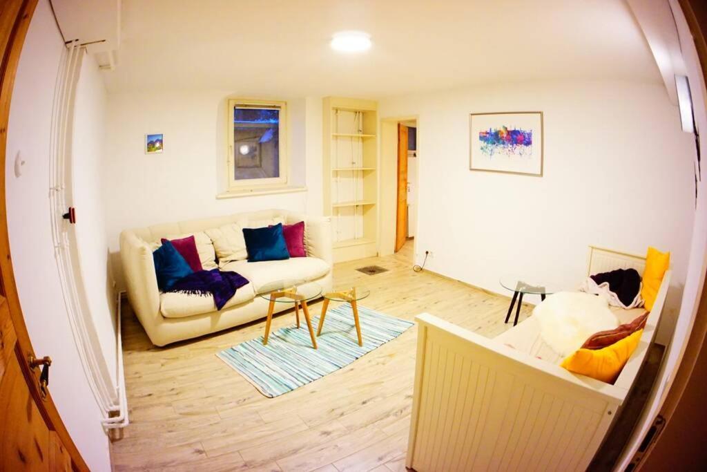 Großzügige 185m2-altbauwohnung In Bestlage 7zimmer-2bäder-2küchen-2wcs Apartment Hamburg